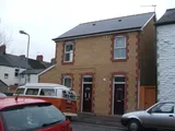 1b Flora Street