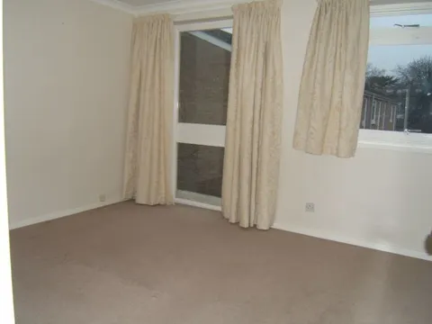 120_Harrowdene_Gardens_-_Bedroom_1.jpg