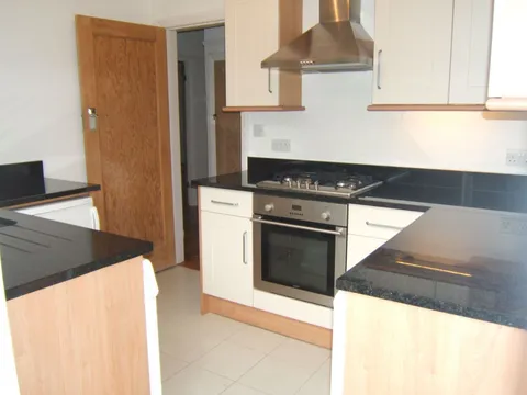 17_Fulwood_Gdns_-_Kitchen_22-12-09.jpg