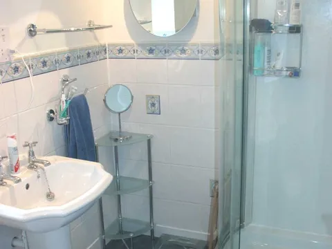 showerrm.jpg
