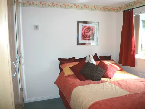 bed2.jpg