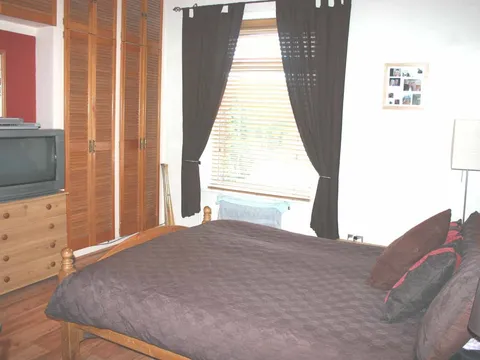 bed1.jpg