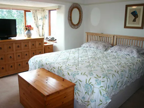 bed1.jpg