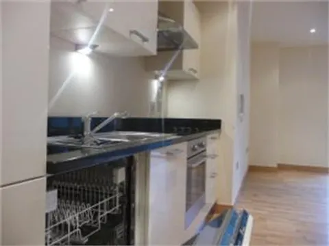 dp23242675.jpg