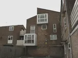 Williams Close, Pill