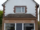 Freehold Shop & Flat