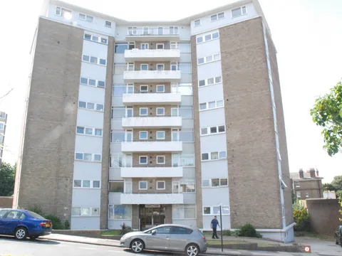 4_Furze_Hill_Court.jpg