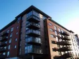 Luxury 1/ studio bed apartment - fully furnsihed with ensuite, fitted kitchen, fitted bathroom, parking