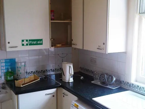 Kitchen_2.jpg
