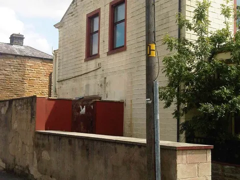 Outside_-_Side_of_Building.jpg