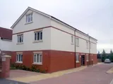 2 bedrooms, fitted kitchen, ground floor, clean, modern, communal garden, off-road parking, maintained to high standards