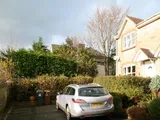 Fernbank Avenue, Woodlands