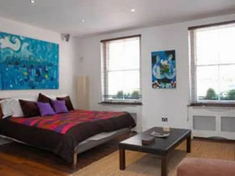Bedroom_2.jpg