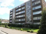 Two Bedroom Flat Within Close Proximity To Westbourne