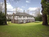 Albany Close, KT10