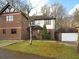 Long Park Close, Chesham Bois, Amersham, Buckinghamshire HP6 5JY