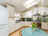 Crestway, Putney