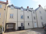 A well presented 2 bedroom 2nd floor flat close to local amenities and and benefiting from gas central heating, double g