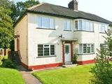 Redesdale Gardens, Adel <br> 2 Double Bedroom Ground Floor Flat<br>