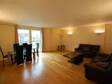 A LARGE WELL PRESENTED TWO BED TWO BATH APARTMENT WITH PARKING, CONCIERGE AND GYM JUST A SHORT DISTANCE FROM BOROUGH STA