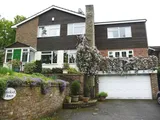 Bourne End-spacious detached family home