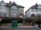 Holders Hill Avenue
