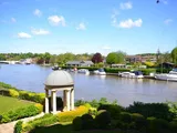 Regents Riverside, Town Centre