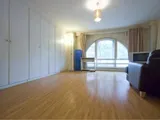 Landons Close, London, E14