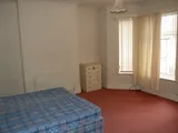 St Vincents Avenue, Town Centre, Room 5