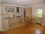 2 bedroom Ground Floor Flat in Winkfield
