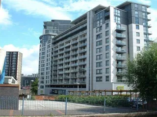 HF18467_689_IMG_00.jpg