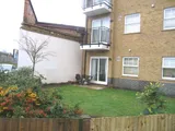 RAYNES PARK - MODERN 2 BED, 2 BATH FLAT WITH PATIO GARDEN CLOSE TO ALL AMENITIES