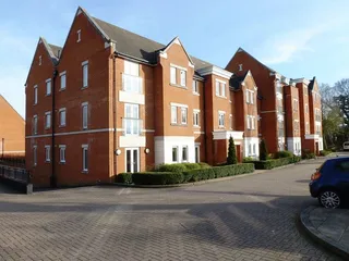 Photo 12 ComptonsLane_Horsham.jpg