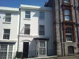 A well presented 2 bedroom apartment positioned moments from the water front