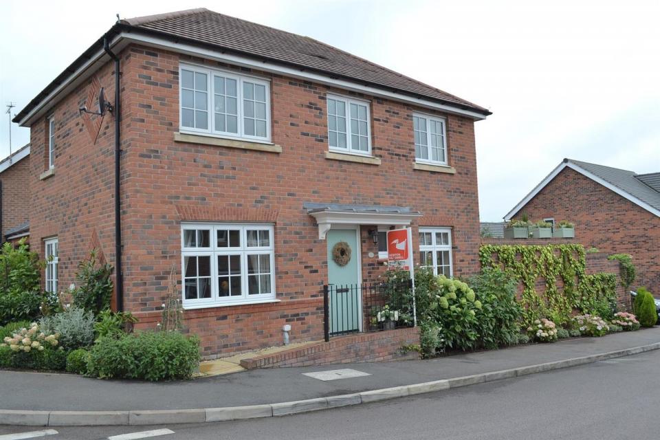 SEPTEMBER'S HOT PROPERTIES FOR SALE IN Derbyshire, Leicestershire and