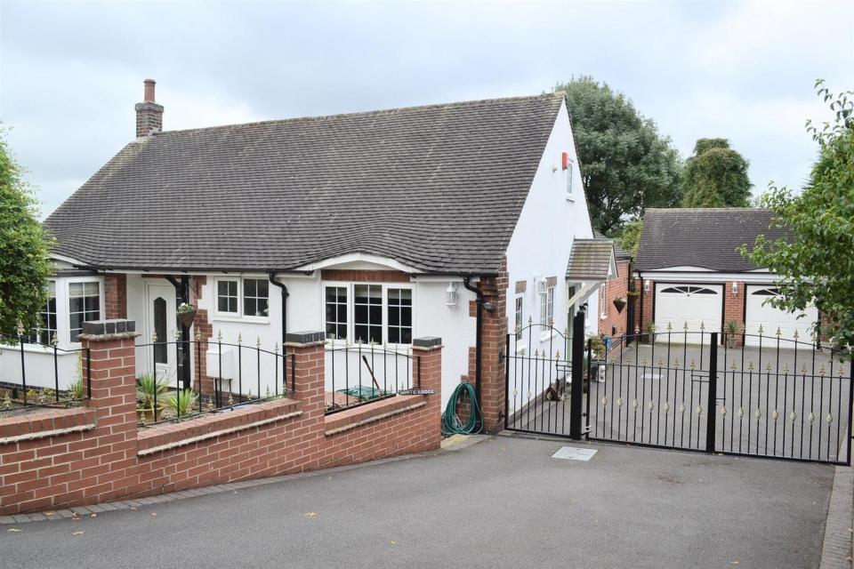 OCTOBER'S HOT PROPERTIES FOR SALE IN DERBYSHIRE, LEICESTERSHIRE AND